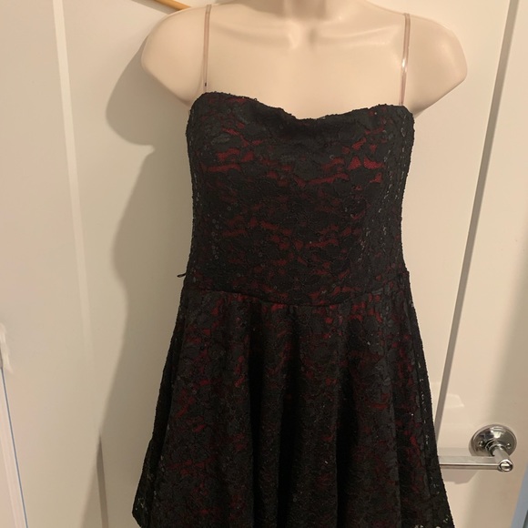 Multiple dresses - Picture 5 of 7